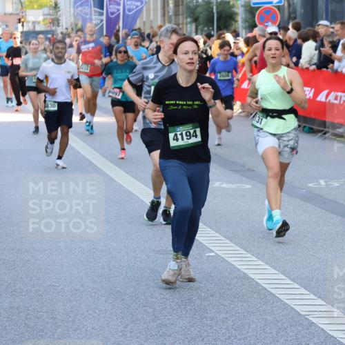 07.09.2025 - BARMER Alsterlauf Strokosch-Dieckow http://msf.ph/oto/8722400 07.09.2025 09:54:41 Ziel 2302, 2514, 2751, 3115, 3646, 3662, 3951, 4014, 4275, 4386, 4436, 4441, 4580, 4786, 4965, 4980, 5055, 5300, 5321, 5330, 5398, 5607, 6062, 6079, 6143, 6215, 8016, 8303 meine-sportfotos.de