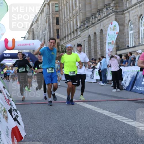 07.09.2025 - BARMER Alsterlauf Strokosch-Dieckow http://msf.ph/oto/8722500 07.09.2025 09:59:56 Ziel 2731, 2842, 3155, 3264, 3283, 3437, 3438, 3569, 3570, 3763, 4104, 4176, 4197, 4463, 4682, 4871, 5048, 5238, 5437, 5452, 5707, 6236, 8379, 8398 meine-sportfotos.de