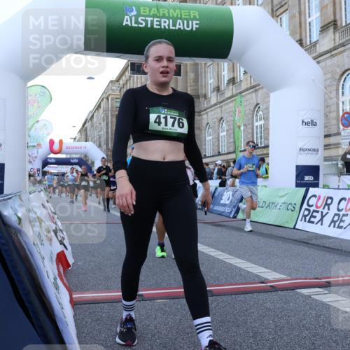 07.09.2025 - BARMER Alsterlauf Strokosch-Dieckow http://msf.ph/oto/8722519 07.09.2025 10:00:01 Ziel 2180, 2265, 2348, 2731, 2732, 2842, 3116, 3155, 3283, 3309, 3437, 3438, 3763, 4104, 4176, 4197, 4635, 4682, 4726, 4741, 4871, 5048, 5238, 5452, 5515, 6018, 6118, 6226, 6227, 6236, 8104, 8353, 8369 meine-sportfotos.de