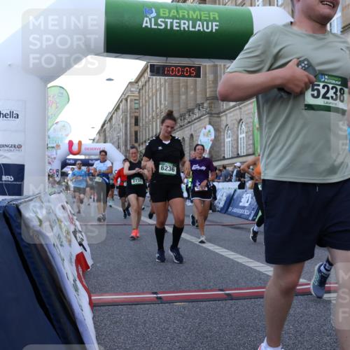 07.09.2025 - BARMER Alsterlauf Strokosch-Dieckow http://msf.ph/oto/8722528 07.09.2025 10:00:04 Ziel 2180, 2265, 2348, 2731, 2732, 2842, 3116, 3155, 3309, 3763, 4036, 4334, 4590, 4635, 4682, 4726, 4741, 4984, 5048, 5238, 5452, 5515, 5705, 6018, 6118, 6181, 6226, 6227, 6236, 8104, 8353, 8369 meine-sportfotos.de