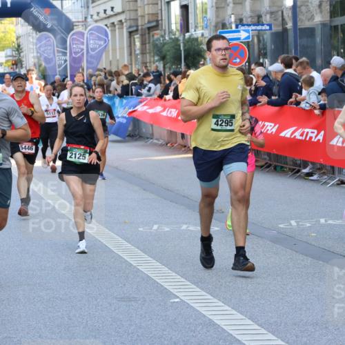07.09.2025 - BARMER Alsterlauf Strokosch-Dieckow http://msf.ph/oto/8722533 07.09.2025 09:54:07 Ziel 2011, 2131, 2397, 2920, 3067, 3258, 3816, 4031, 4052, 4194, 4298, 4540, 4830, 4897, 5086, 5295, 6225, 6276, 8088, 8108, 8456 meine-sportfotos.de