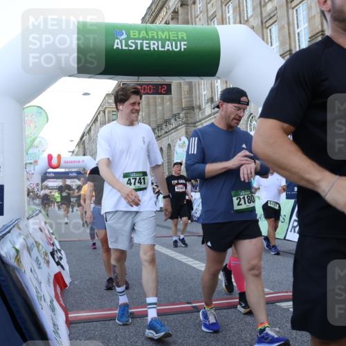 07.09.2025 - BARMER Alsterlauf Strokosch-Dieckow http://msf.ph/oto/8722541 07.09.2025 10:00:11 Ziel 2180, 2265, 2269, 2305, 2313, 2348, 2588, 2757, 3369, 4036, 4334, 4464, 4590, 4629, 4681, 4726, 4741, 4984, 5557, 5576, 5705, 5973, 5990, 6018, 6029, 6118, 6181, 6291, 8104, 8111, 8353, 8369, 8397 meine-sportfotos.de