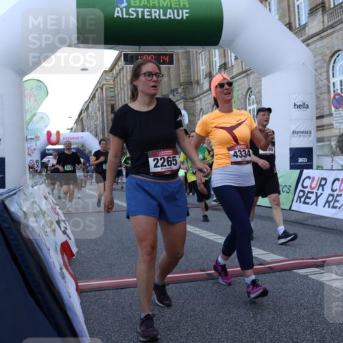 07.09.2025 - BARMER Alsterlauf Strokosch-Dieckow http://msf.ph/oto/8722542 07.09.2025 10:00:12 Ziel 2180, 2265, 2269, 2305, 2313, 2348, 2588, 2757, 3369, 4036, 4334, 4464, 4590, 4629, 4681, 4741, 4984, 5003, 5557, 5576, 5705, 5973, 5990, 6018, 6029, 6118, 6168, 6181, 6291, 8104, 8111, 8353, 8369, 8397 meine-sportfotos.de