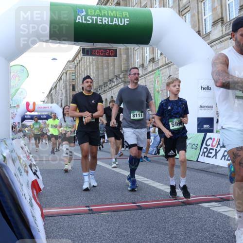 07.09.2025 - BARMER Alsterlauf Strokosch-Dieckow http://msf.ph/oto/8722557 07.09.2025 10:00:19 Ziel 2305, 2313, 2424, 2588, 2757, 3065, 3066, 3675, 3743, 4044, 4464, 4626, 4638, 4681, 4815, 4964, 4998, 5003, 5027, 5339, 5557, 5576, 5802, 5990, 6029, 6168, 6230, 8051, 8098, 8111, 8397 meine-sportfotos.de