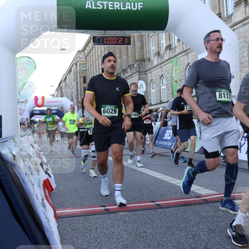 07.09.2025 - BARMER Alsterlauf Strokosch-Dieckow http://msf.ph/oto/8722560 07.09.2025 10:00:19 Ziel 2305, 2313, 2424, 2588, 2757, 3065, 3066, 3675, 3743, 4044, 4464, 4626, 4638, 4681, 4815, 4964, 4998, 5003, 5027, 5339, 5557, 5576, 5802, 5990, 6029, 6168, 6230, 8051, 8098, 8111, 8397 meine-sportfotos.de