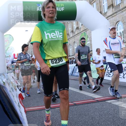 07.09.2025 - BARMER Alsterlauf Strokosch-Dieckow http://msf.ph/oto/8722576 07.09.2025 10:00:25 Ziel 2424, 3065, 3066, 3232, 3675, 3743, 4044, 4265, 4626, 4638, 4815, 4964, 4998, 5027, 5223, 5339, 5770, 5802, 5991, 6230, 8032, 8051, 8059, 8098 meine-sportfotos.de