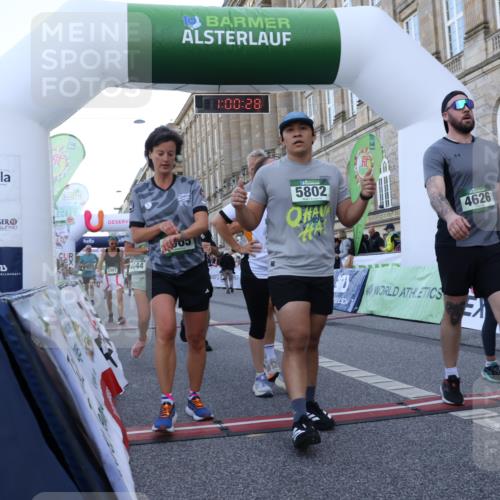 07.09.2025 - BARMER Alsterlauf Strokosch-Dieckow http://msf.ph/oto/8722579 07.09.2025 10:00:26 Ziel 2424, 2495, 3065, 3066, 3232, 3675, 3743, 4044, 4265, 4626, 4638, 4815, 4964, 4998, 5223, 5770, 5802, 5991, 6230, 6338, 8032, 8051, 8059, 8098 meine-sportfotos.de