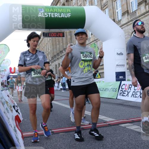 07.09.2025 - BARMER Alsterlauf Strokosch-Dieckow http://msf.ph/oto/8722580 07.09.2025 10:00:27 Ziel 2424, 2495, 3065, 3066, 3232, 3675, 3743, 4044, 4265, 4626, 4815, 4998, 5223, 5770, 5991, 6338, 8032, 8059, 8098 meine-sportfotos.de