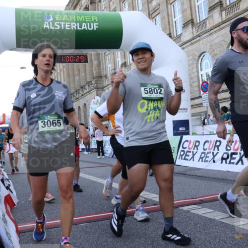 07.09.2025 - BARMER Alsterlauf Strokosch-Dieckow http://msf.ph/oto/8722582 07.09.2025 10:00:27 Ziel 2424, 2495, 3065, 3066, 3232, 3675, 3743, 4044, 4265, 4626, 4815, 4998, 5223, 5770, 5991, 6338, 8032, 8059, 8098 meine-sportfotos.de