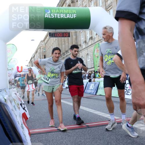 07.09.2025 - BARMER Alsterlauf Strokosch-Dieckow http://msf.ph/oto/8722586 07.09.2025 10:00:28 Ziel 2424, 2434, 2495, 3065, 3066, 3232, 3675, 3743, 4044, 4265, 4626, 4815, 4998, 5223, 5770, 5991, 6338, 8032, 8059, 8098 meine-sportfotos.de