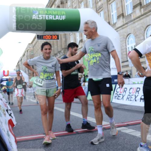 07.09.2025 - BARMER Alsterlauf Strokosch-Dieckow http://msf.ph/oto/8722587 07.09.2025 10:00:29 Ziel 2424, 2434, 2495, 3065, 3066, 3232, 3675, 4044, 4265, 4815, 5223, 5770, 5991, 6338, 8032, 8059, 8098 meine-sportfotos.de