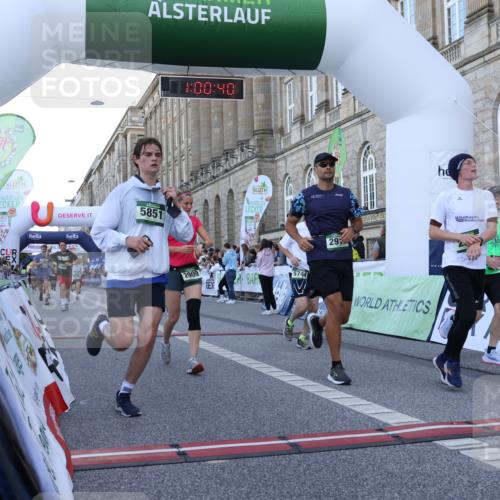 07.09.2025 - BARMER Alsterlauf Strokosch-Dieckow http://msf.ph/oto/8722611 07.09.2025 10:00:38 Ziel 2434, 2495, 2864, 2909, 2911, 3039, 3768, 3857, 4424, 4425, 4500, 4620, 5726, 5744, 5851, 6098, 6338 meine-sportfotos.de