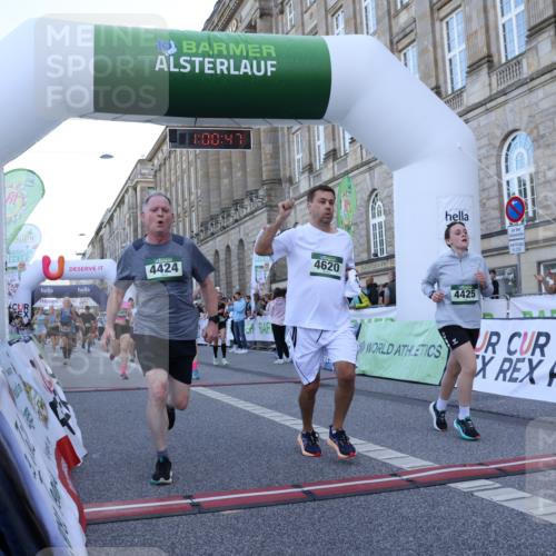07.09.2025 - BARMER Alsterlauf Strokosch-Dieckow http://msf.ph/oto/8722630 07.09.2025 10:00:45 Ziel 1201, 2513, 3039, 3260, 3698, 3857, 3859, 3860, 4351, 4424, 4425, 4500, 4620, 4709, 4751, 4781, 4856, 4917, 5108, 5314, 5471, 5726, 6084, 6098 meine-sportfotos.de