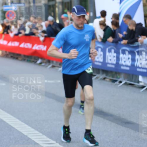 07.09.2025 - BARMER Alsterlauf Strokosch-Dieckow http://msf.ph/oto/8722637 07.09.2025 09:53:48 Ziel 2125, 2247, 2498, 3330, 3396, 3632, 3725, 3748, 3816, 4083, 4249, 4267, 4295, 4298, 4337, 4539, 4540, 4633, 5117, 5129, 5446, 5459, 5484, 5516, 5657, 5880, 5954, 6021, 6048, 6134, 6225, 6251, 8108, 8284, 8405, 8436 meine-sportfotos.de