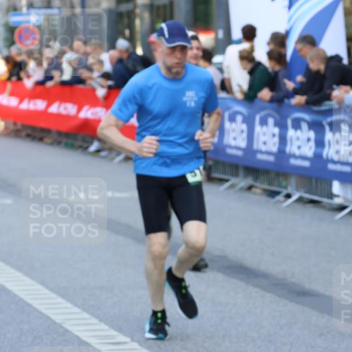 07.09.2025 - BARMER Alsterlauf Strokosch-Dieckow http://msf.ph/oto/8722639 07.09.2025 09:53:48 Ziel 2125, 2247, 2498, 3330, 3396, 3632, 3725, 3748, 3816, 4083, 4249, 4267, 4295, 4298, 4337, 4539, 4540, 4633, 5117, 5129, 5446, 5459, 5484, 5516, 5657, 5880, 5954, 6021, 6048, 6134, 6225, 6251, 8108, 8284, 8405, 8436 meine-sportfotos.de