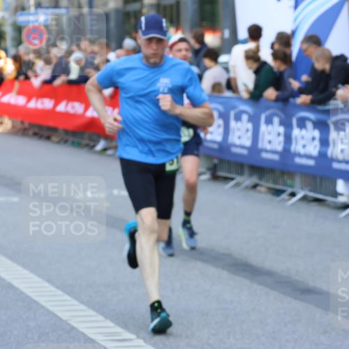 07.09.2025 - BARMER Alsterlauf Strokosch-Dieckow http://msf.ph/oto/8722644 07.09.2025 09:53:48 Ziel 2125, 2247, 2498, 3330, 3396, 3632, 3725, 3748, 3816, 4083, 4249, 4267, 4295, 4298, 4337, 4539, 4540, 4633, 5117, 5129, 5446, 5459, 5484, 5516, 5657, 5880, 5954, 6021, 6048, 6134, 6225, 6251, 8108, 8284, 8405, 8436 meine-sportfotos.de