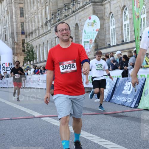 07.09.2025 - BARMER Alsterlauf Strokosch-Dieckow http://msf.ph/oto/8722660 07.09.2025 10:00:55 Ziel 2124, 2350, 2513, 3260, 3328, 3698, 4351, 4485, 4505, 4636, 4709, 4751, 4781, 4993, 5250, 5314, 5357, 5359, 5477, 5767, 5957, 6084 meine-sportfotos.de