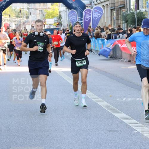 07.09.2025 - BARMER Alsterlauf Strokosch-Dieckow http://msf.ph/oto/8722662 07.09.2025 09:53:46 Ziel 2125, 2247, 2498, 3330, 3396, 3632, 3725, 3748, 4083, 4249, 4267, 4295, 4337, 4539, 4633, 5117, 5129, 5446, 5459, 5484, 5516, 5657, 5880, 5954, 6021, 6048, 6134, 6251, 8284, 8405, 8436 meine-sportfotos.de
