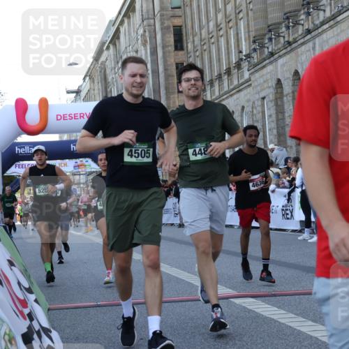 07.09.2025 - BARMER Alsterlauf Strokosch-Dieckow http://msf.ph/oto/8722666 07.09.2025 10:00:57 Ziel 2124, 2350, 3328, 3698, 4072, 4485, 4505, 4636, 4993, 5250, 5357, 5359, 5477, 5767, 5957, 6084 meine-sportfotos.de