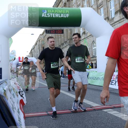 07.09.2025 - BARMER Alsterlauf Strokosch-Dieckow http://msf.ph/oto/8722672 07.09.2025 10:00:59 Ziel 2124, 2350, 3328, 4072, 4485, 4505, 4636, 4993, 5047, 5250, 5359, 5477 meine-sportfotos.de