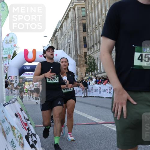 07.09.2025 - BARMER Alsterlauf Strokosch-Dieckow http://msf.ph/oto/8722673 07.09.2025 10:00:59 Ziel 2124, 2350, 3328, 4072, 4485, 4505, 4636, 4993, 5047, 5250, 5359, 5477 meine-sportfotos.de
