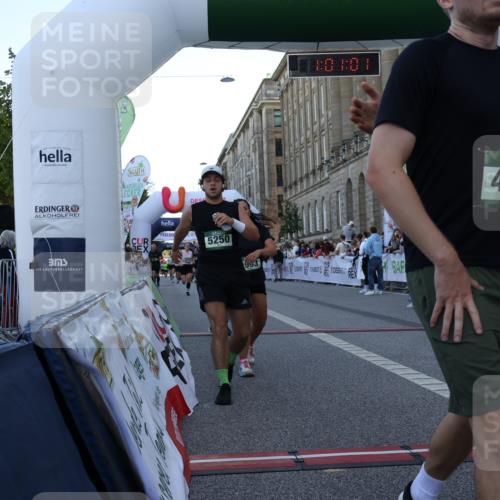 07.09.2025 - BARMER Alsterlauf Strokosch-Dieckow http://msf.ph/oto/8722674 07.09.2025 10:01:00 Ziel 2124, 2350, 3328, 4072, 4365, 4485, 4505, 4544, 4636, 4867, 4993, 5047, 5250, 5477 meine-sportfotos.de