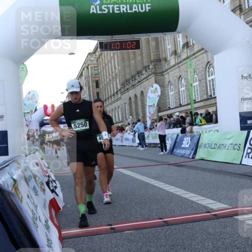 07.09.2025 - BARMER Alsterlauf Strokosch-Dieckow http://msf.ph/oto/8722679 07.09.2025 10:01:01 Ziel 2124, 3328, 3956, 4072, 4365, 4485, 4505, 4544, 4636, 4867, 4993, 5047, 5250, 5477 meine-sportfotos.de