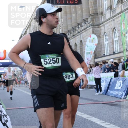 07.09.2025 - BARMER Alsterlauf Strokosch-Dieckow http://msf.ph/oto/8722682 07.09.2025 10:01:02 Ziel 2044, 2124, 3328, 3545, 3956, 4072, 4365, 4485, 4505, 4544, 4593, 4636, 4867, 4993, 5047, 5250 meine-sportfotos.de