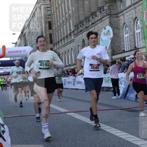 07.09.2025 - BARMER Alsterlauf Strokosch-Dieckow http://msf.ph/oto/8722695 07.09.2025 10:01:09 Ziel 2044, 2579, 2645, 3410, 3545, 3590, 3956, 4072, 4335, 4365, 4544, 4593, 4867, 5047, 5352, 6152 meine-sportfotos.de