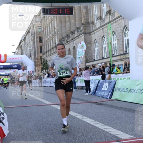 07.09.2025 - BARMER Alsterlauf Strokosch-Dieckow http://msf.ph/oto/8722707 07.09.2025 10:01:13 Ziel 2044, 2579, 2645, 3119, 3410, 3545, 3590, 3956, 4335, 4593, 5352, 6152, 8155 meine-sportfotos.de