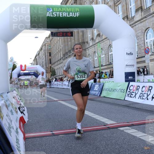 07.09.2025 - BARMER Alsterlauf Strokosch-Dieckow http://msf.ph/oto/8722710 07.09.2025 10:01:14 Ziel 2044, 2579, 2645, 3119, 3410, 3545, 3590, 4335, 4593, 5352, 6152, 6211, 8155, 8156 meine-sportfotos.de
