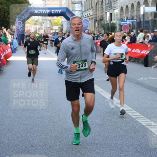 07.09.2025 - BARMER Alsterlauf Strokosch-Dieckow http://msf.ph/oto/8722722 07.09.2025 09:53:37 Ziel 2075, 2125, 2521, 2695, 2801, 3123, 3474, 3632, 3948, 4211, 4267, 4295, 4337, 4539, 4820, 4981, 5117, 5367, 5446, 5484, 5516, 5558, 5933, 5954, 6105, 8146, 8251, 8284, 8461 meine-sportfotos.de