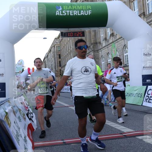 07.09.2025 - BARMER Alsterlauf Strokosch-Dieckow http://msf.ph/oto/8722733 07.09.2025 10:01:23 Ziel 2074, 2517, 3033, 3119, 3300, 3558, 3803, 3834, 4147, 4317, 4529, 4660, 4928, 5122, 5337, 5353, 5517, 5918, 6136, 6211, 8090, 8155, 8156, 8283 meine-sportfotos.de