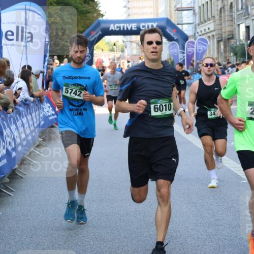 07.09.2025 - BARMER Alsterlauf Strokosch-Dieckow http://msf.ph/oto/8722748 07.09.2025 09:53:32 Ziel 2075, 2125, 2521, 2673, 2695, 2789, 2801, 3123, 3219, 3474, 3632, 3948, 4211, 4267, 4295, 4337, 4820, 4981, 5194, 5367, 5415, 5558, 5933, 5954, 6105, 8146, 8251, 8461 meine-sportfotos.de