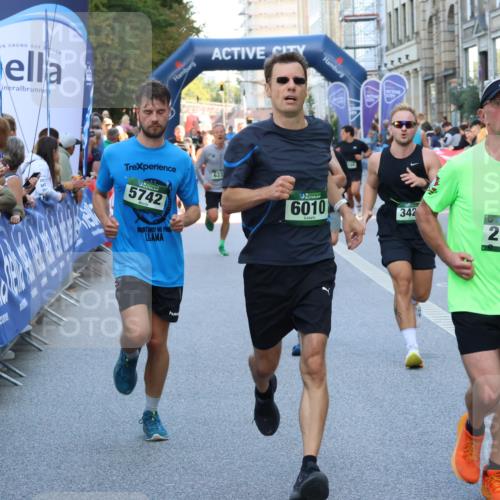 07.09.2025 - BARMER Alsterlauf Strokosch-Dieckow http://msf.ph/oto/8722751 07.09.2025 09:53:32 Ziel 2075, 2125, 2521, 2673, 2695, 2789, 2801, 3123, 3219, 3474, 3632, 3948, 4211, 4267, 4295, 4337, 4820, 4981, 5194, 5367, 5415, 5558, 5933, 5954, 6105, 8146, 8251, 8461 meine-sportfotos.de