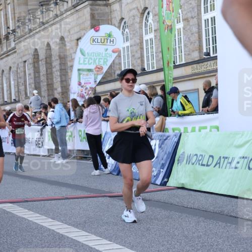 07.09.2025 - BARMER Alsterlauf Strokosch-Dieckow http://msf.ph/oto/8722775 07.09.2025 10:01:43 Ziel 1007, 2351, 2425, 2602, 3060, 3695, 4190, 4721, 4831, 4875, 4902, 4903, 5000, 6261, 8057, 8402 meine-sportfotos.de