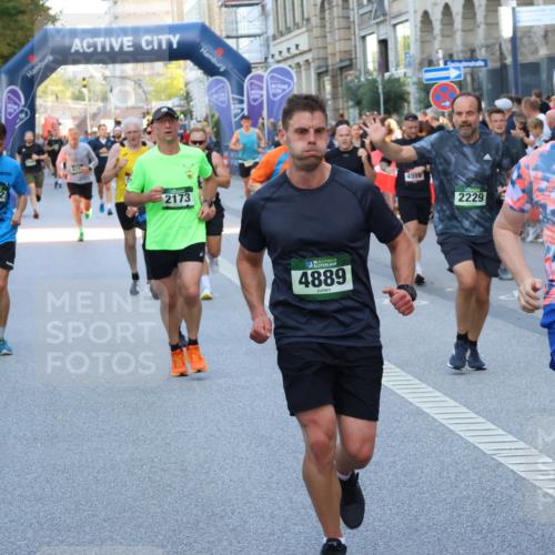 07.09.2025 - BARMER Alsterlauf Strokosch-Dieckow http://msf.ph/oto/8722780 07.09.2025 09:53:30 Ziel 2075, 2125, 2421, 2521, 2673, 2695, 2789, 2801, 3123, 3219, 3474, 3632, 3948, 4211, 4267, 4337, 4820, 4981, 5194, 5253, 5367, 5415, 5558, 5933, 6105, 8146, 8251, 8461 meine-sportfotos.de