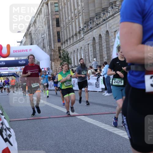 07.09.2025 - BARMER Alsterlauf Strokosch-Dieckow http://msf.ph/oto/8722786 07.09.2025 10:01:46 Ziel 1007, 2351, 2425, 2602, 2931, 3060, 3695, 4190, 4721, 4831, 4875, 4902, 4903, 4938, 5000, 5289, 5411, 6097, 6261, 8057, 8402 meine-sportfotos.de