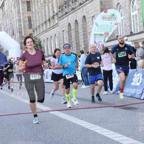 07.09.2025 - BARMER Alsterlauf Strokosch-Dieckow http://msf.ph/oto/8722798 07.09.2025 10:01:51 Ziel 1007, 2425, 2463, 2931, 3008, 3214, 3215, 3684, 4139, 4705, 4831, 4875, 4938, 4976, 5000, 5220, 5289, 5411, 6076, 6097, 6243, 6261, 8057 meine-sportfotos.de