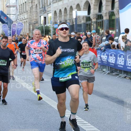 07.09.2025 - BARMER Alsterlauf Strokosch-Dieckow http://msf.ph/oto/8722805 07.09.2025 09:53:28 Ziel 2075, 2125, 2421, 2521, 2673, 2695, 2789, 2801, 3123, 3219, 3474, 3948, 4211, 4820, 4981, 5194, 5253, 5367, 5415, 5553, 5558, 5933, 6105, 8146, 8251, 8461 meine-sportfotos.de