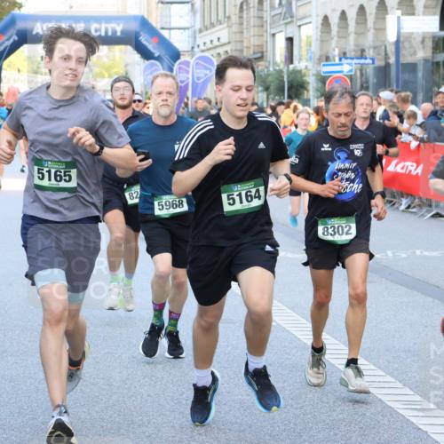 07.09.2025 - BARMER Alsterlauf Strokosch-Dieckow http://msf.ph/oto/8722830 07.09.2025 09:53:23 Ziel 2075, 2421, 2521, 2673, 2789, 2801, 3123, 3219, 3474, 4820, 4981, 5194, 5253, 5367, 5415, 5553, 5558, 5694, 6105, 8146, 8251, 8268, 8461 meine-sportfotos.de