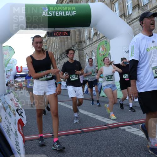 07.09.2025 - BARMER Alsterlauf Strokosch-Dieckow http://msf.ph/oto/8722831 07.09.2025 10:02:04 Ziel 2100, 2471, 2553, 2624, 2756, 2798, 2843, 2874, 2917, 3628, 3824, 5012, 5013, 5064, 5107, 5170, 5306, 5655, 5849, 6060, 8208, 8295 meine-sportfotos.de