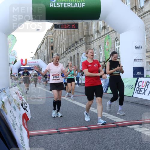 07.09.2025 - BARMER Alsterlauf Strokosch-Dieckow http://msf.ph/oto/8722855 07.09.2025 10:02:14 Ziel 2405, 2624, 2843, 2863, 2917, 3171, 3270, 3360, 3738, 3824, 3910, 4107, 4258, 5012, 5013, 5170, 5279, 5306, 5508, 5514, 5639, 6182, 6220, 6325, 8047 meine-sportfotos.de