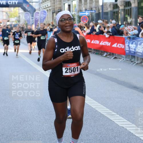 07.09.2025 - BARMER Alsterlauf Strokosch-Dieckow http://msf.ph/oto/8722871 07.09.2025 09:53:17 Ziel 2369, 2390, 2421, 2521, 2673, 2789, 3219, 3421, 3589, 3705, 4625, 4834, 5194, 5253, 5415, 5553, 5694, 6105, 6333, 8268 meine-sportfotos.de