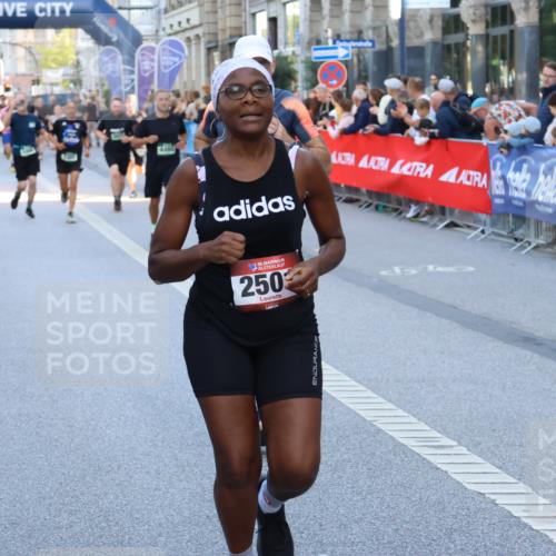 07.09.2025 - BARMER Alsterlauf Strokosch-Dieckow http://msf.ph/oto/8722874 07.09.2025 09:53:17 Ziel 2369, 2390, 2421, 2521, 2673, 2789, 3219, 3421, 3589, 3705, 4625, 4834, 5194, 5253, 5415, 5553, 5694, 6105, 6333, 8268 meine-sportfotos.de