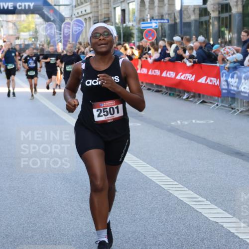 07.09.2025 - BARMER Alsterlauf Strokosch-Dieckow http://msf.ph/oto/8722883 07.09.2025 09:53:17 Ziel 2369, 2390, 2421, 2521, 2673, 2789, 3219, 3421, 3589, 3705, 4625, 4834, 5194, 5253, 5415, 5553, 5694, 6105, 6333, 8268 meine-sportfotos.de