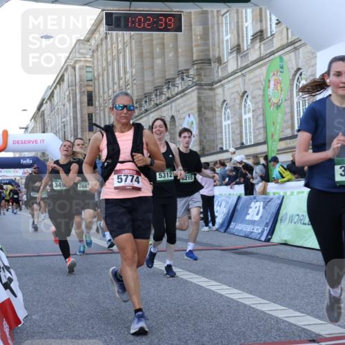07.09.2025 - BARMER Alsterlauf Strokosch-Dieckow http://msf.ph/oto/8722914 07.09.2025 10:02:37 Ziel 2217, 2346, 2347, 2522, 2667, 2675, 2766, 2952, 3375, 3431, 3498, 3524, 3762, 3826, 4170, 4232, 4861, 5093, 5181, 5312, 5512, 5774, 5857, 5891, 6058, 6091, 8215, 8261, 8294 meine-sportfotos.de