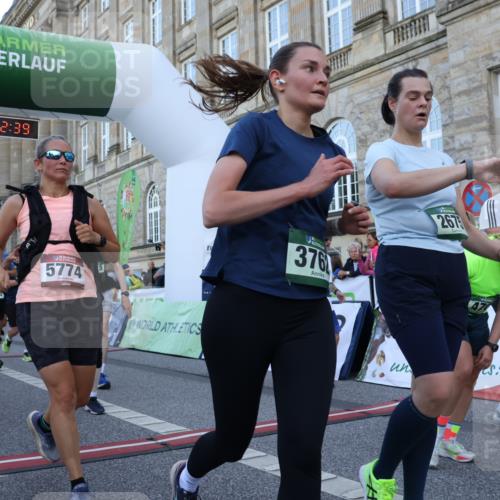 07.09.2025 - BARMER Alsterlauf Strokosch-Dieckow http://msf.ph/oto/8722916 07.09.2025 10:02:38 Ziel 2217, 2346, 2347, 2522, 2667, 2675, 2766, 2952, 3375, 3431, 3498, 3524, 3762, 3826, 4027, 4170, 4232, 4861, 5312, 5512, 5774, 5857, 5891, 6058, 6091, 6155, 8215, 8261, 8294 meine-sportfotos.de