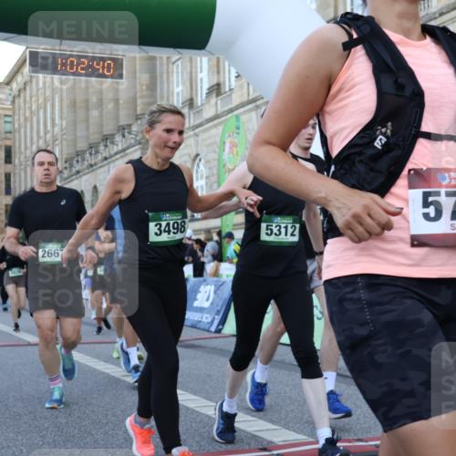 07.09.2025 - BARMER Alsterlauf Strokosch-Dieckow http://msf.ph/oto/8722917 07.09.2025 10:02:38 Ziel 2217, 2346, 2347, 2522, 2667, 2675, 2766, 2952, 3375, 3431, 3498, 3524, 3762, 3826, 4027, 4170, 4232, 4861, 5312, 5512, 5774, 5857, 5891, 6058, 6091, 6155, 8215, 8261, 8294 meine-sportfotos.de