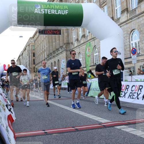 07.09.2025 - BARMER Alsterlauf Strokosch-Dieckow http://msf.ph/oto/8722933 07.09.2025 10:02:43 Ziel 2217, 2273, 2274, 2346, 2347, 2589, 2623, 2667, 2726, 2766, 2885, 2902, 2952, 3226, 3375, 3431, 3747, 3826, 3937, 4027, 4170, 4232, 4266, 4557, 4823, 4861, 5512, 5556, 5857, 5859, 5891, 6091, 6155, 8010, 8294, 8429 meine-sportfotos.de